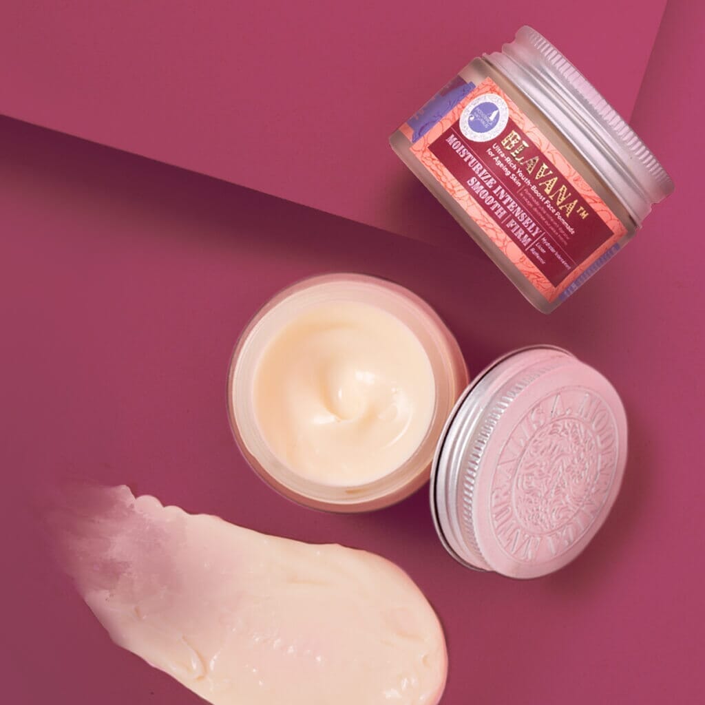 ชุด Beauty Essentials – ประกอบด้วย น้ำมันบำรุงผิวกายสูตรกระชับผิว, ครีมกระชับผิวรอบดวงตา, และมอยส์เจอร์ไรเซอร์สำหรับผิวหน้าสูตรลดเลือนริ้วรอยแห่งวัย